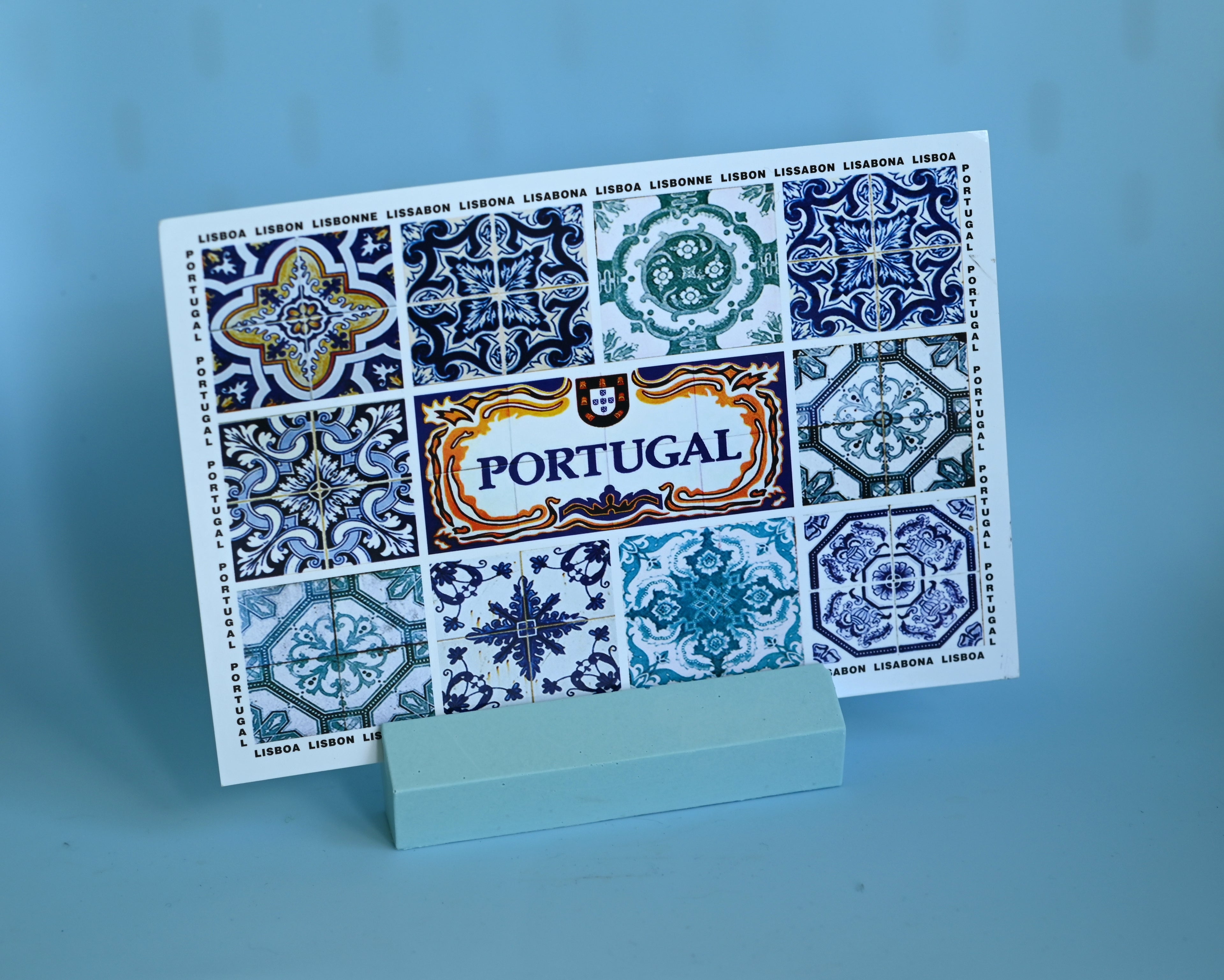 Large photo / card holder with A6 postcard