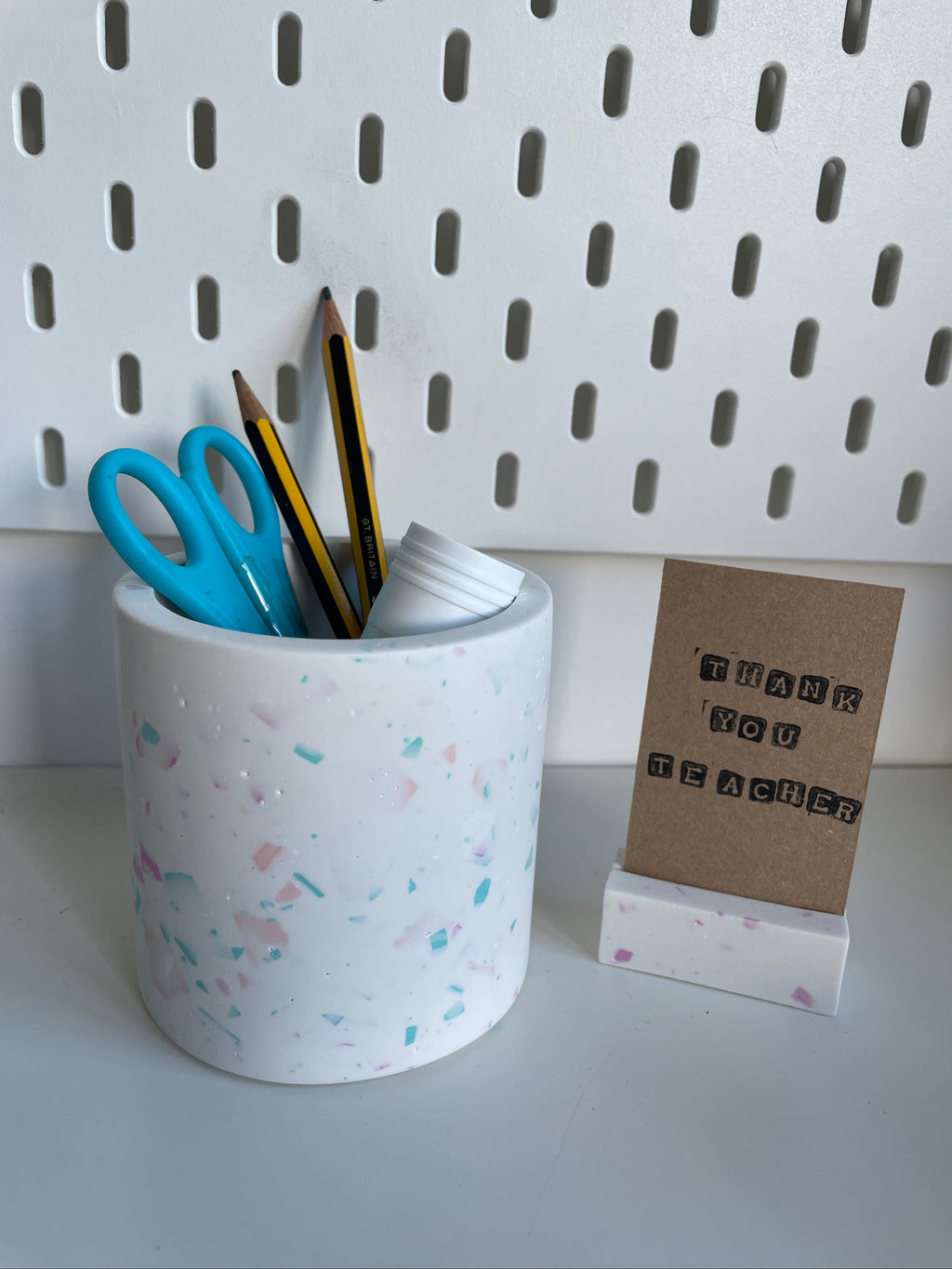 Medium pen pot & matching photo / card holder. Teacher Thank You.