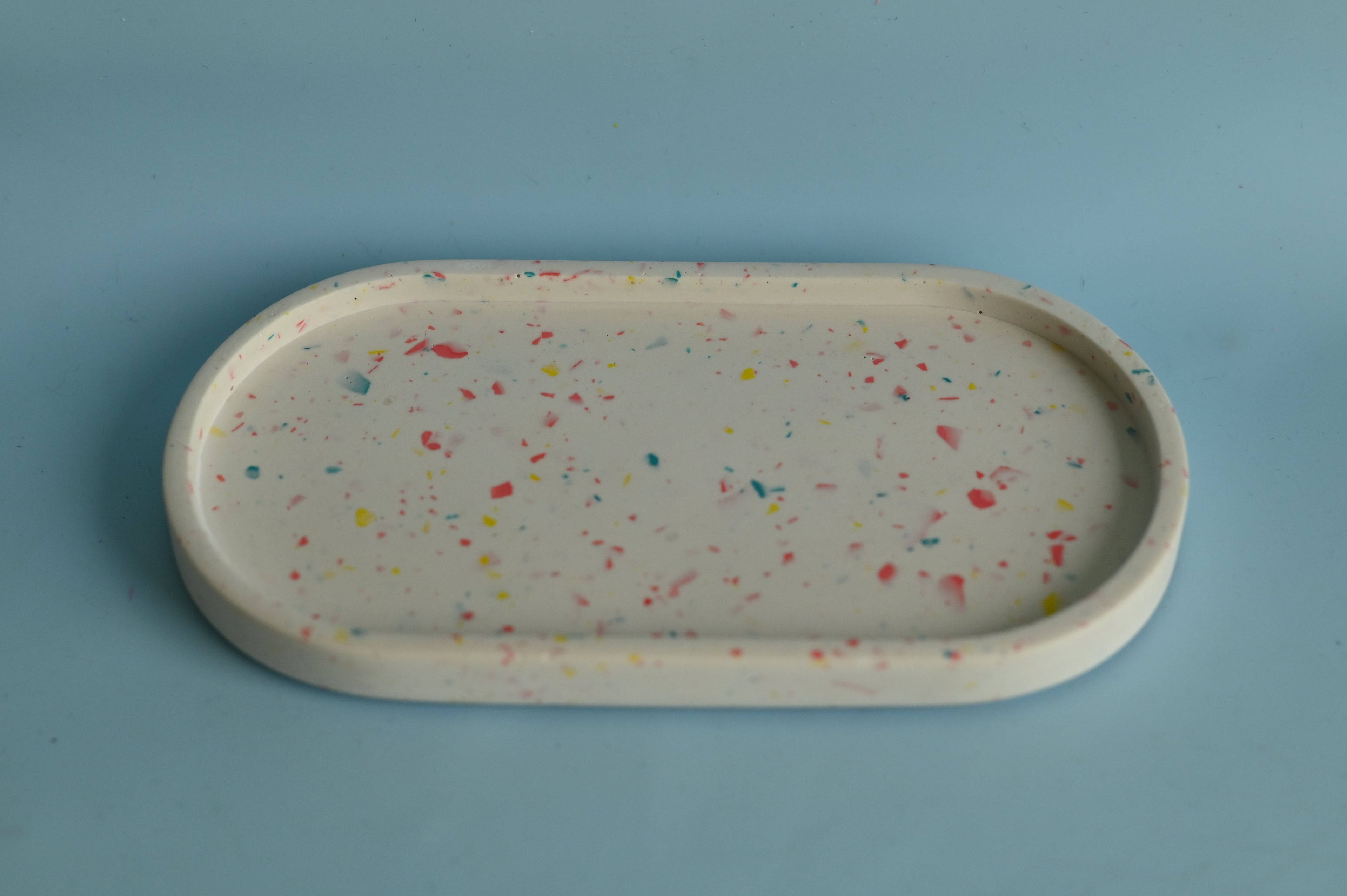 Oval terrazzo tray - red yellow blue chips