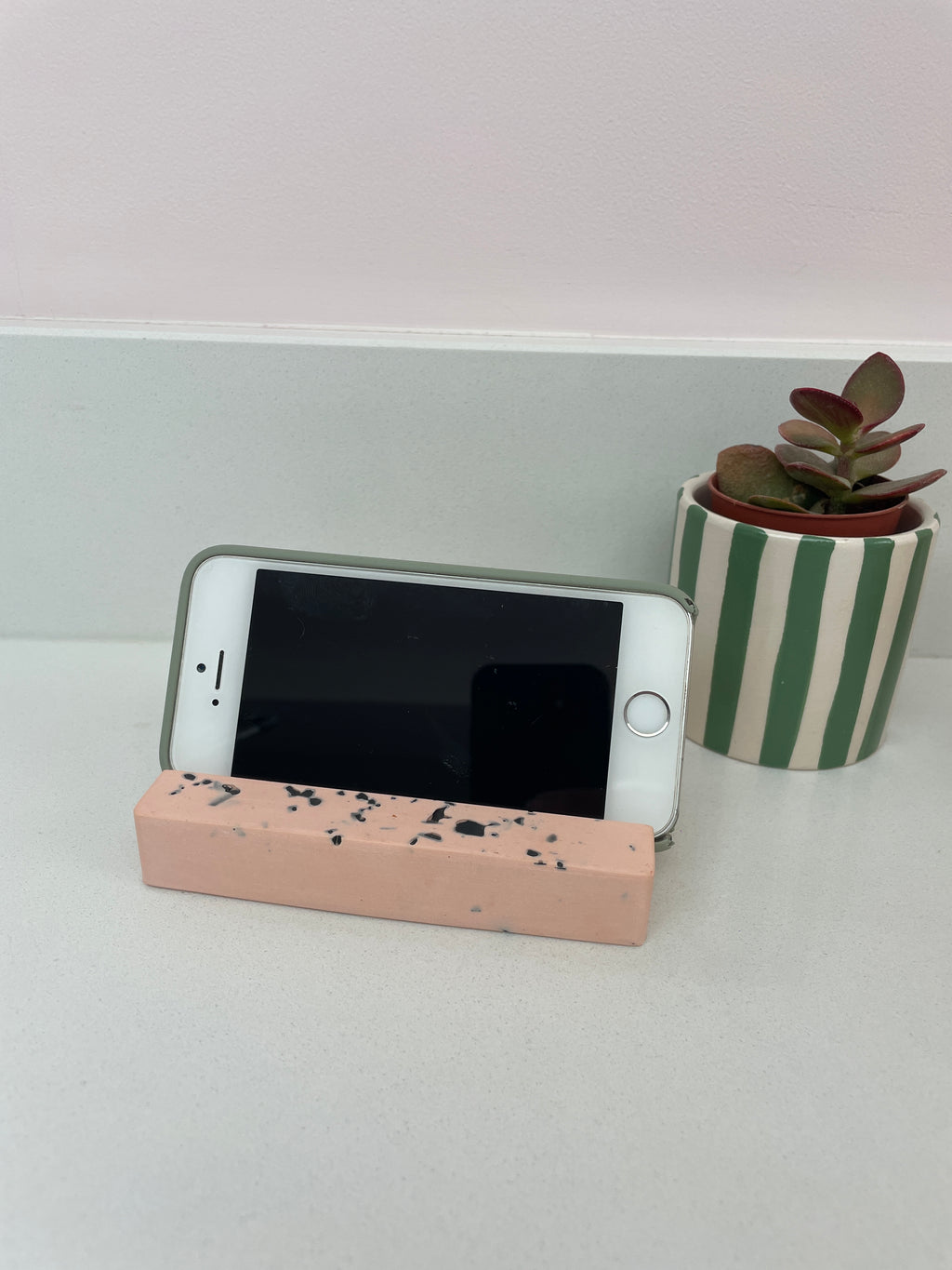 Phone / Tablet / iPad Holder