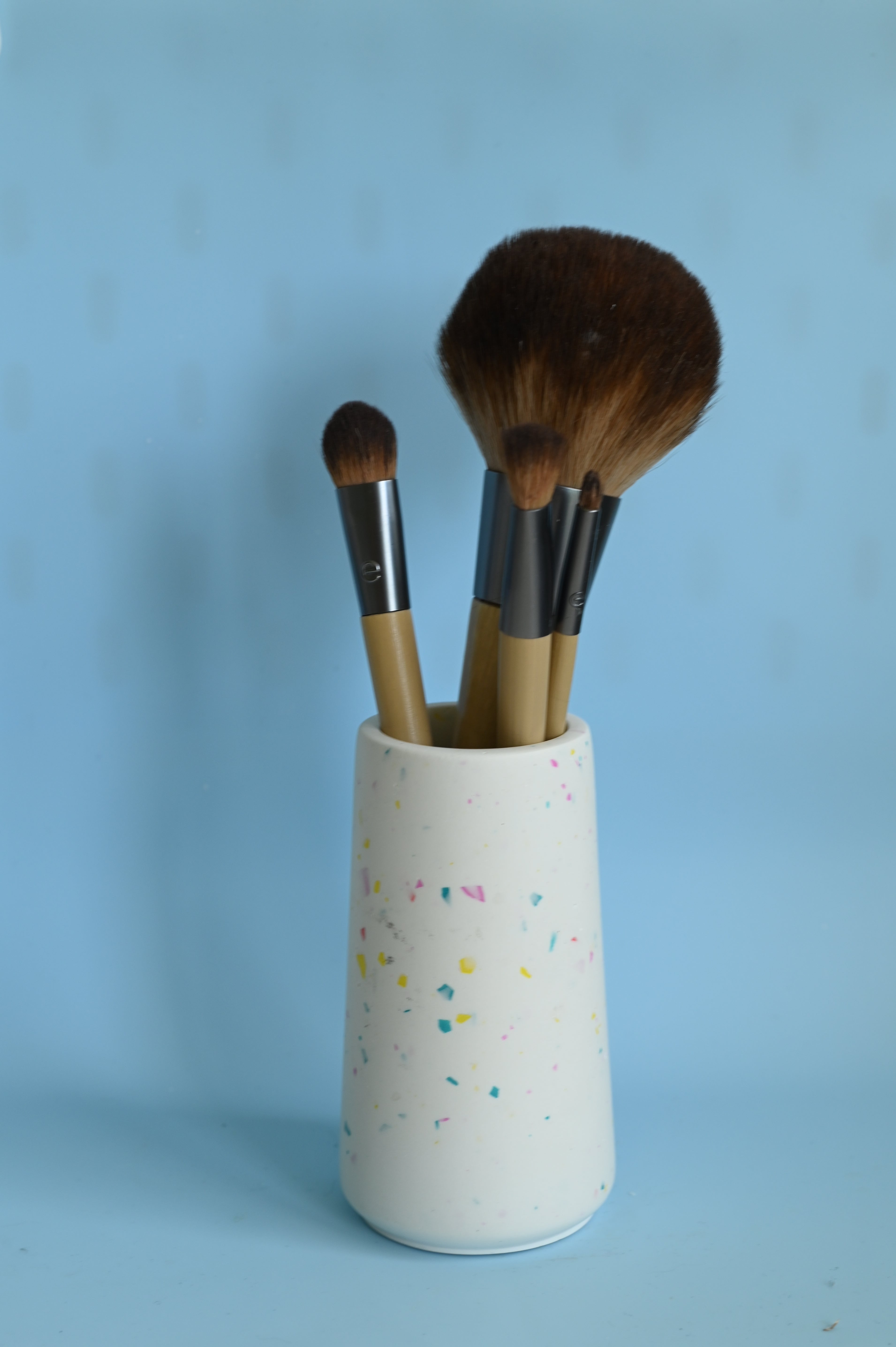 terrazzo pot with make-up brushes 2